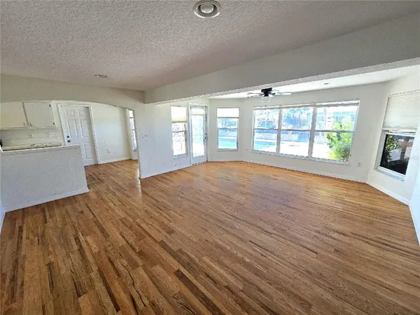 $4,000 | 3616 Royal Palm Drive, Bradenton, FL 34210