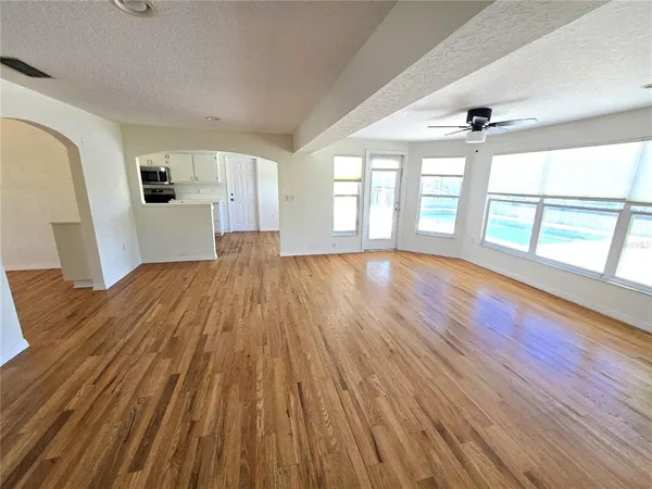 $4,000 | 3616 Royal Palm Drive, Bradenton, FL 34210