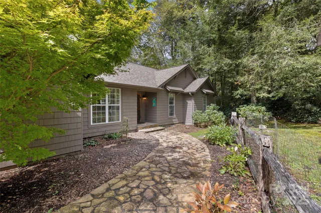 $895,000 | 75 Hickory Drive, Highlands, NC 28741