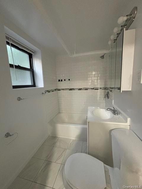 159 Main Street, Unit 13 Huntington, NY 11743 - Photo 8 of 9