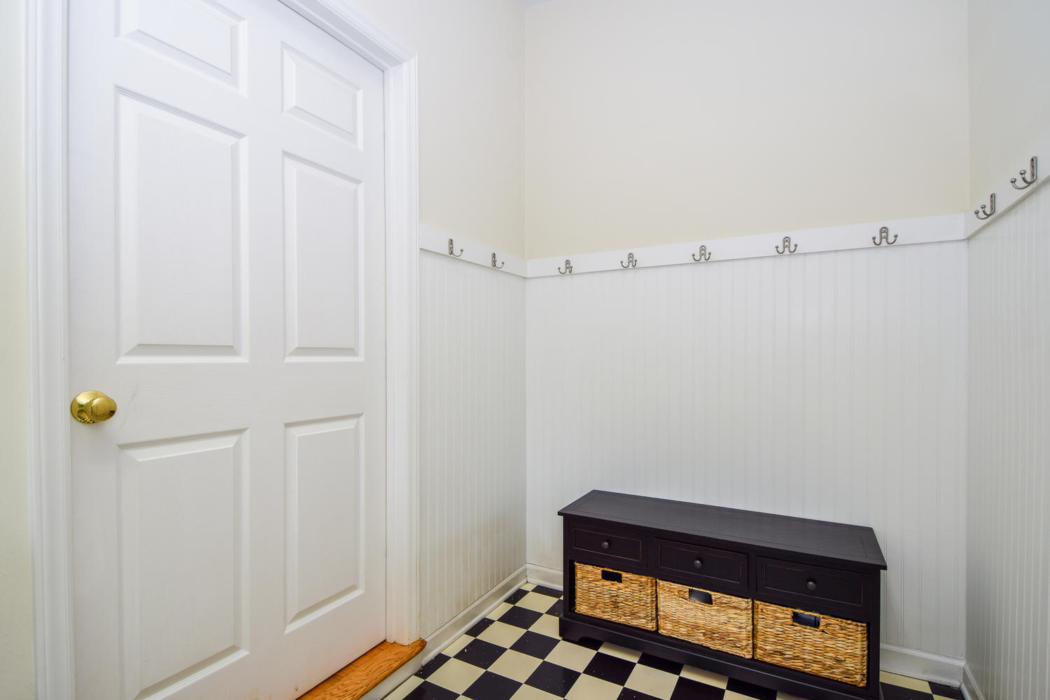 10214 Fortune Ridge Road Bent Mountain, VA 24059 - Photo 14 of 33 Mud Room, Laundry Room, Entry