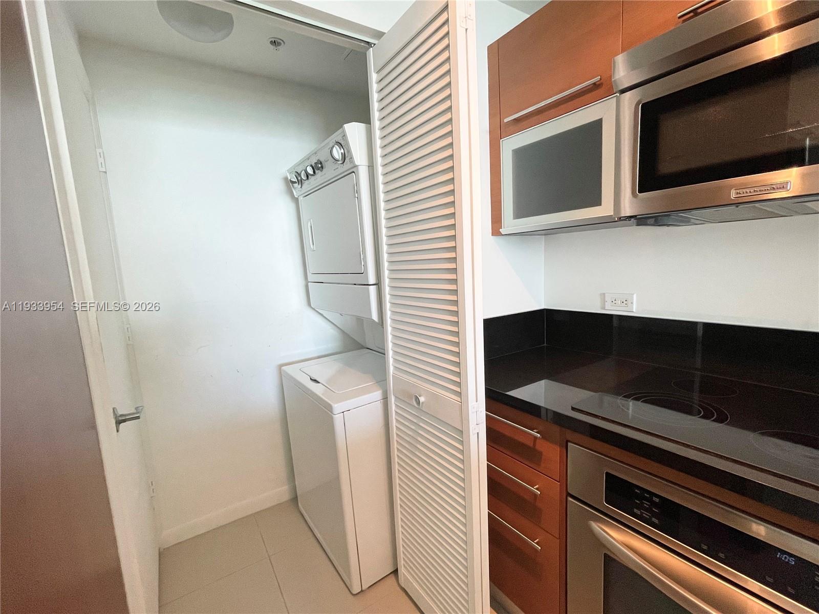 253 Northeast 2nd Street, Unit 2409 Miami, FL 33132 - Photo 15 of 61