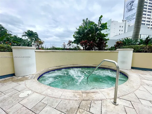 $3,800 | 253 Northeast 2nd Street, Unit 2409, Miami, FL 33132