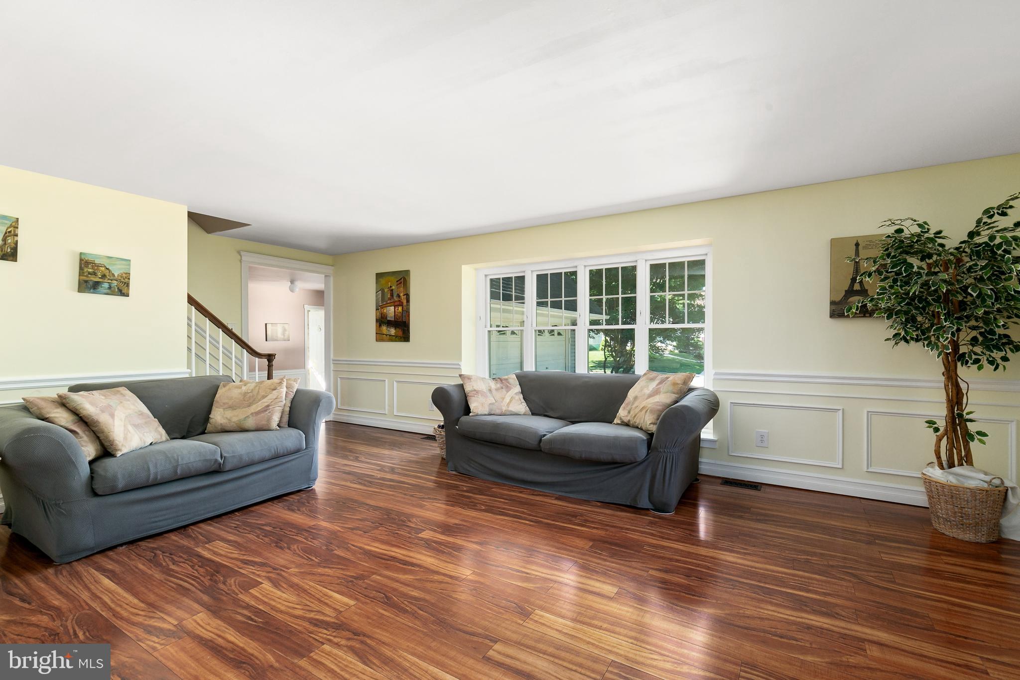 132 Coopers Kill Road Delran, NJ 08075 - Photo 6 of 29 Living Room