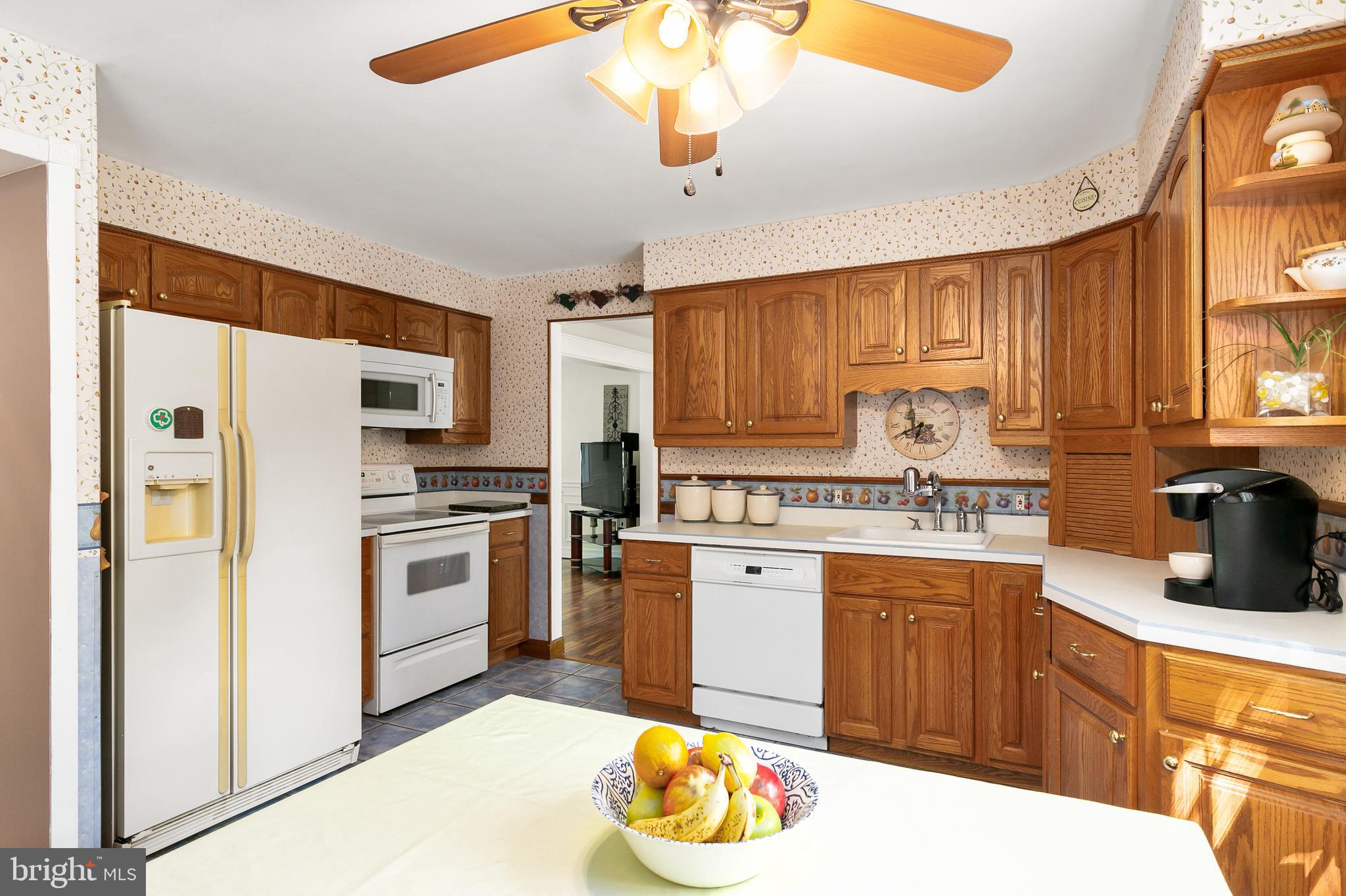 132 Coopers Kill Road Delran, NJ 08075 - Photo 9 of 29 Kitchen