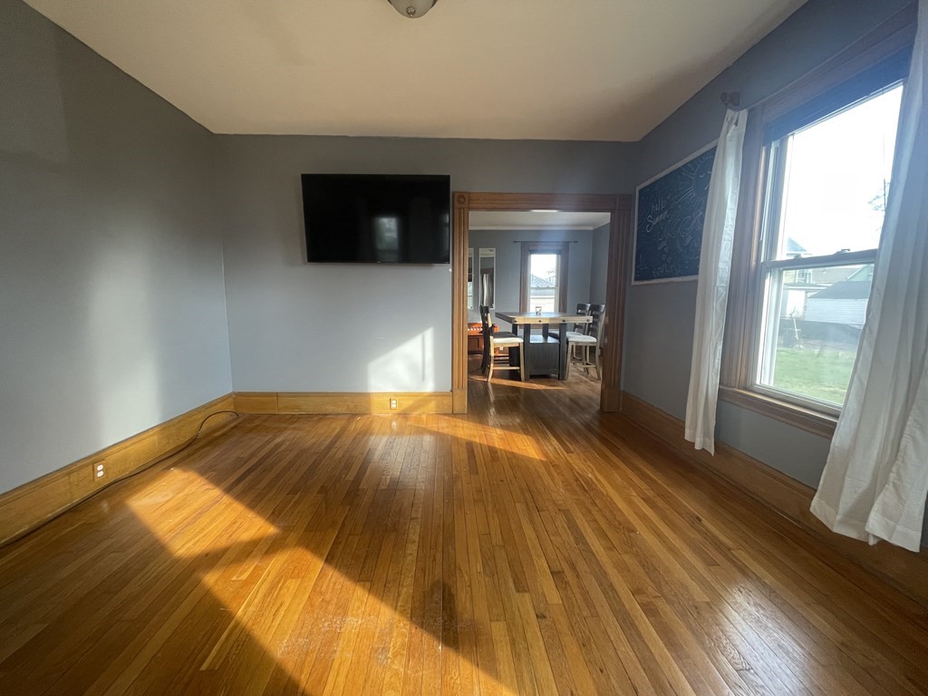139 Governor Street Springfield, MA 01104 - Photo 3 of 14
