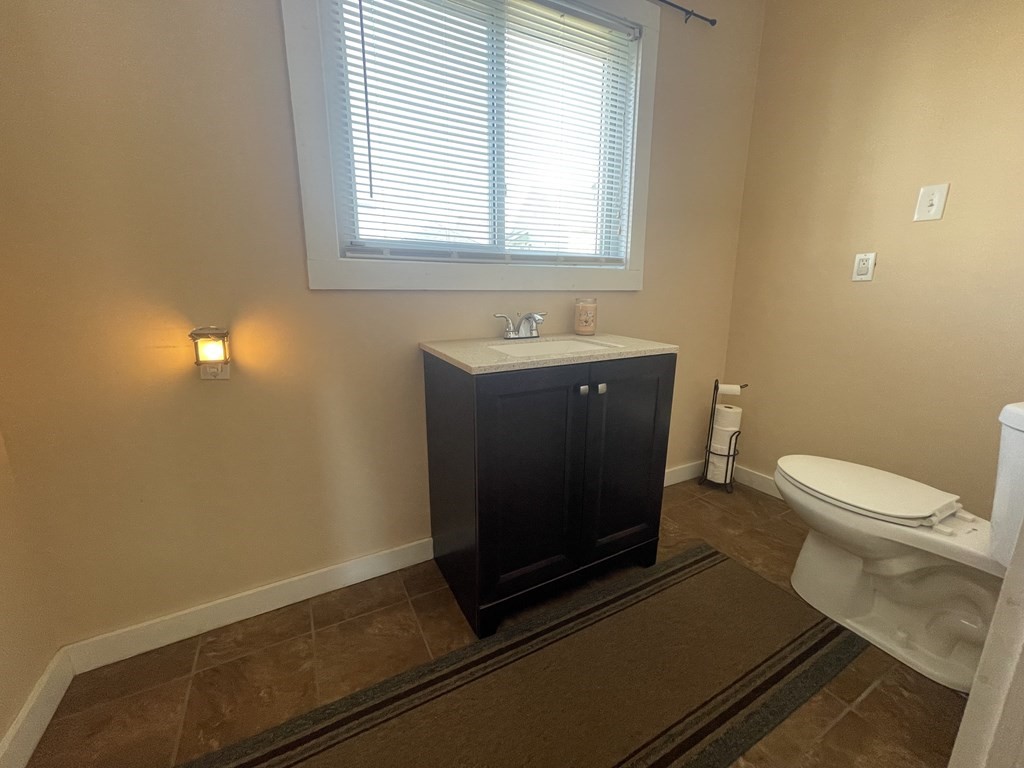 139 Governor Street Springfield, MA 01104 - Photo 7 of 14