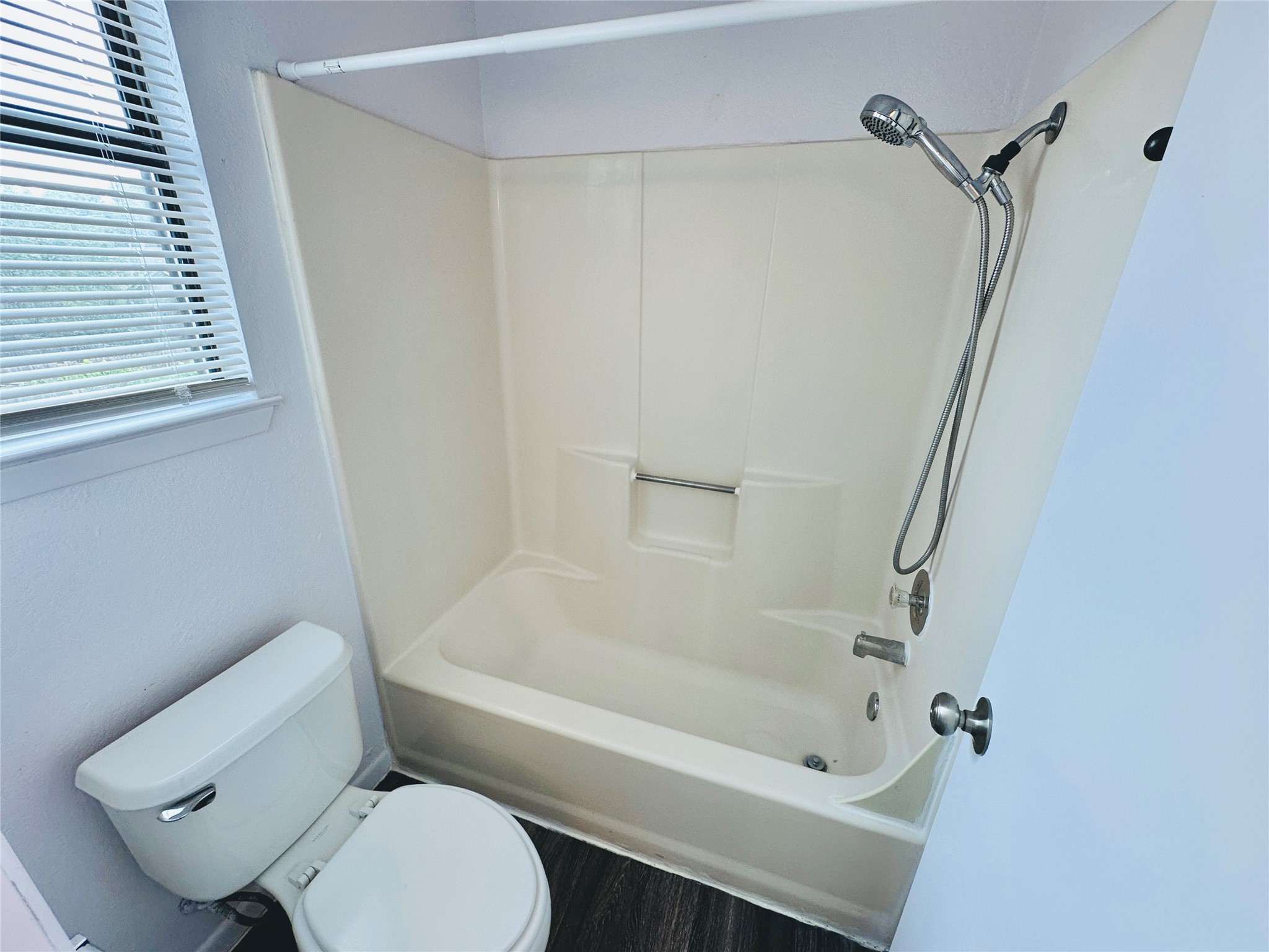 1002 Ridgemont Street Round Rock, TX 78664 - Photo 23 of 30 Full bathroom featuring shower / bathtub combination