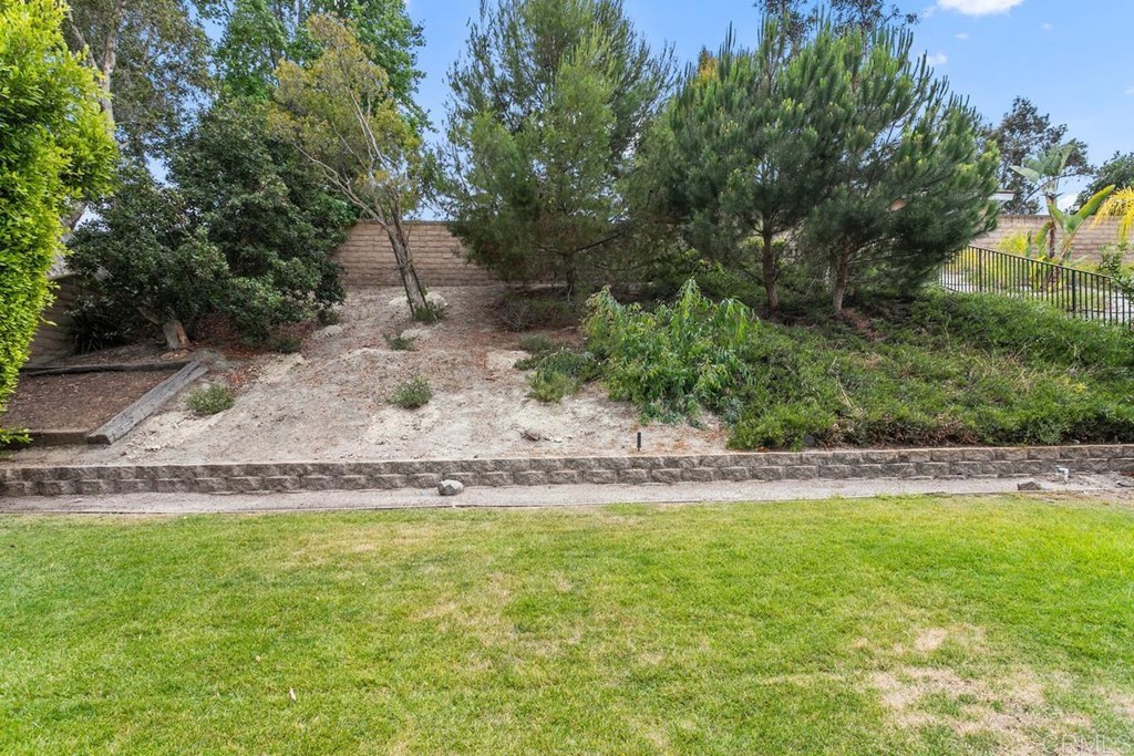 1865 Ithaca Drive Vista, CA 92081 - Photo 27 of 31 a view of a yard with an outdoor space