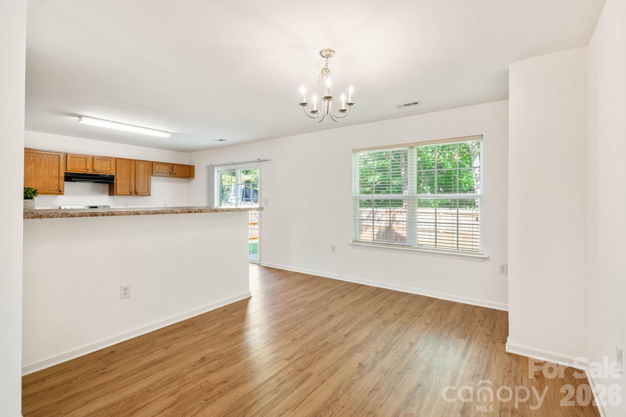 1429 River Run Road Lowell, NC 28098 - Photo 7 of 37