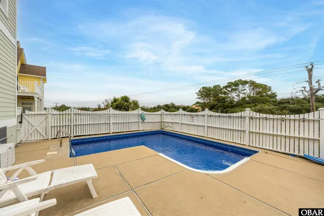 $699,000 | 733 Ridge Point Drive, Corolla, NC 27927