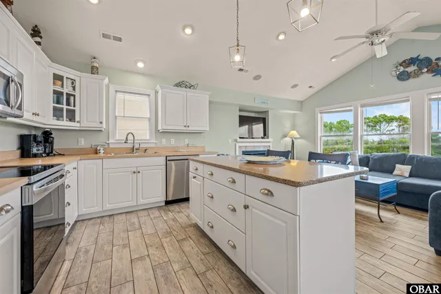 $699,000 | 733 Ridge Point Drive, Corolla, NC 27927