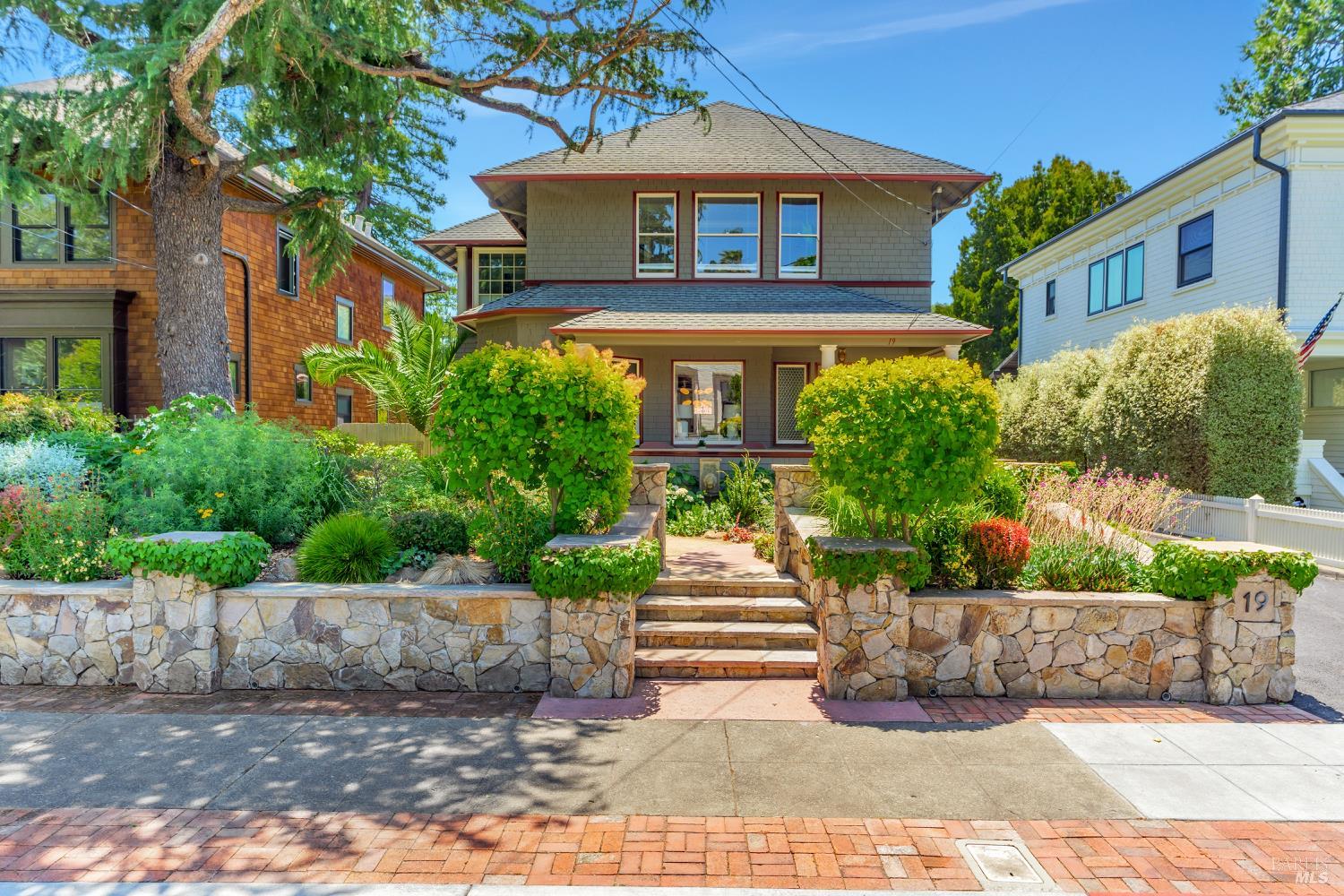 19 Harcourt Street San Rafael, CA 94901 - Photo 1 of 1