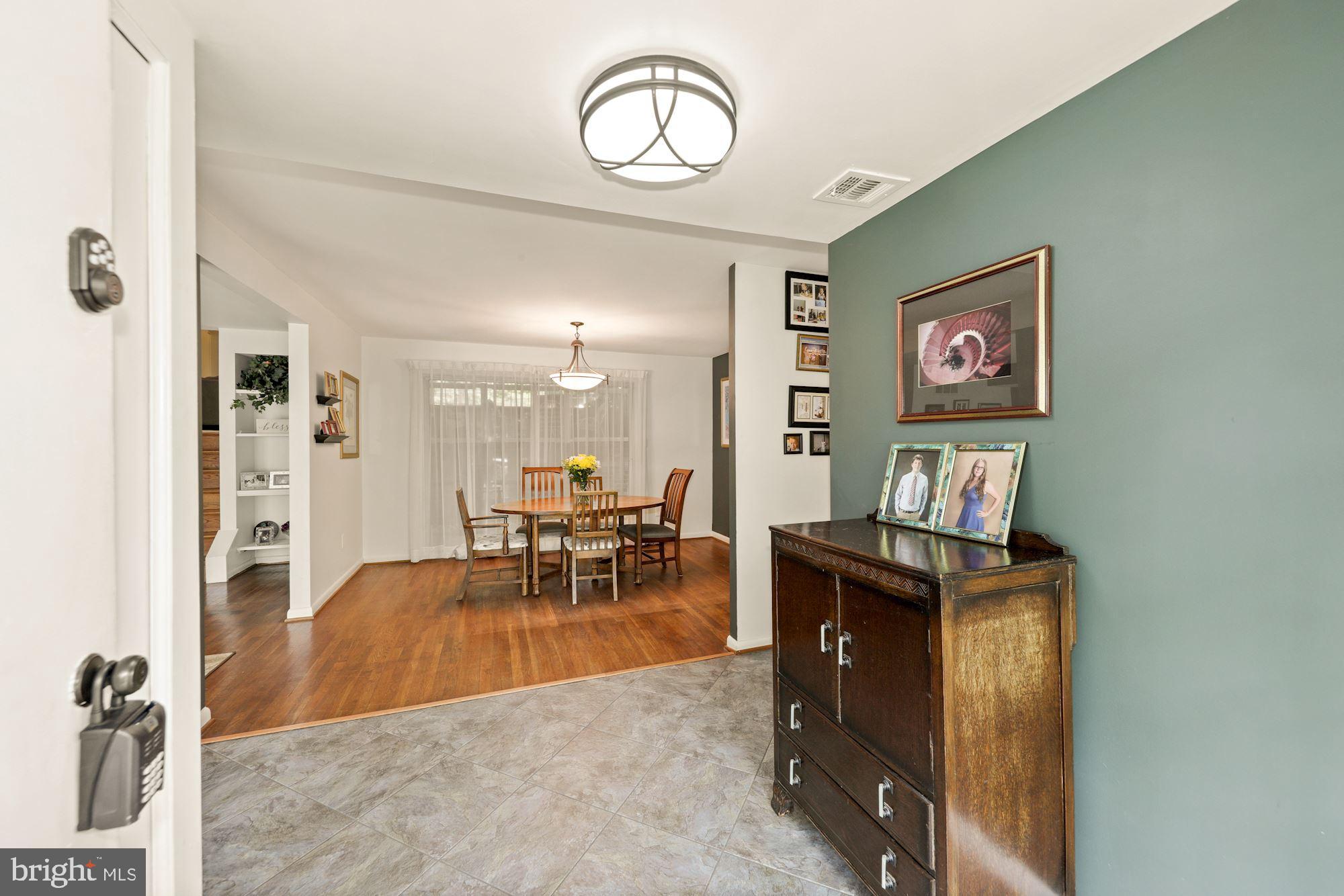 11501 Gilsan Street Silver Spring, MD 20902 - Photo 4 of 32 Gallery Image 4