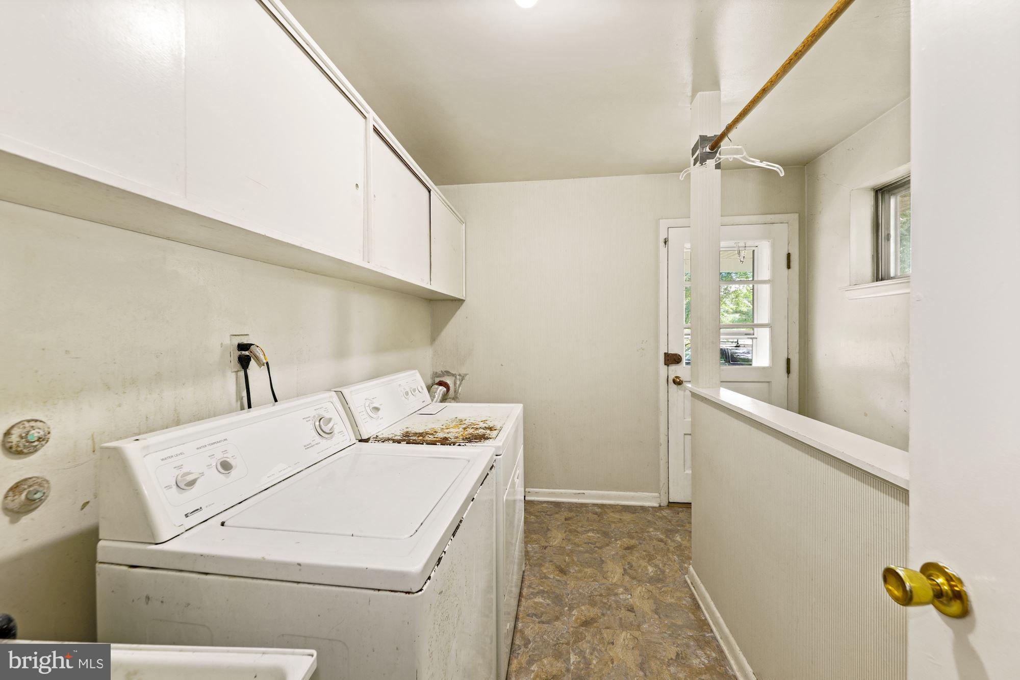 11501 Gilsan Street Silver Spring, MD 20902 - Photo 6 of 32 Gallery Image 6