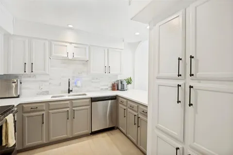 $349,000 | 2716 Meadowstone Court, Carrollton, TX 75006