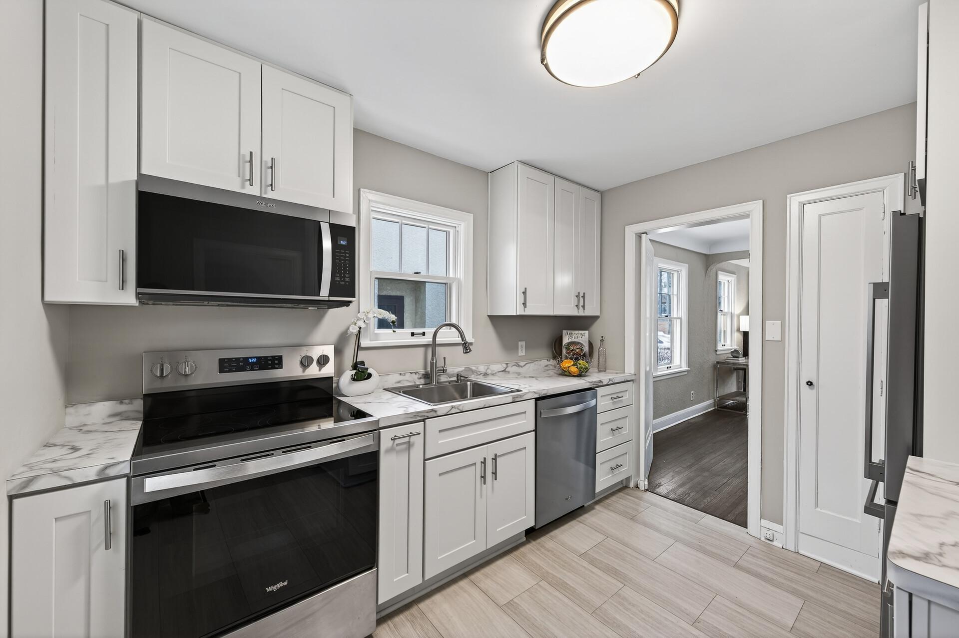 409 Penn Avenue South Minneapolis, MN 55405 - Photo 11 of 43