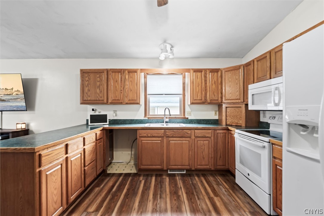 232 North Main Street Oneida, NY 13421 - Photo 11 of 40