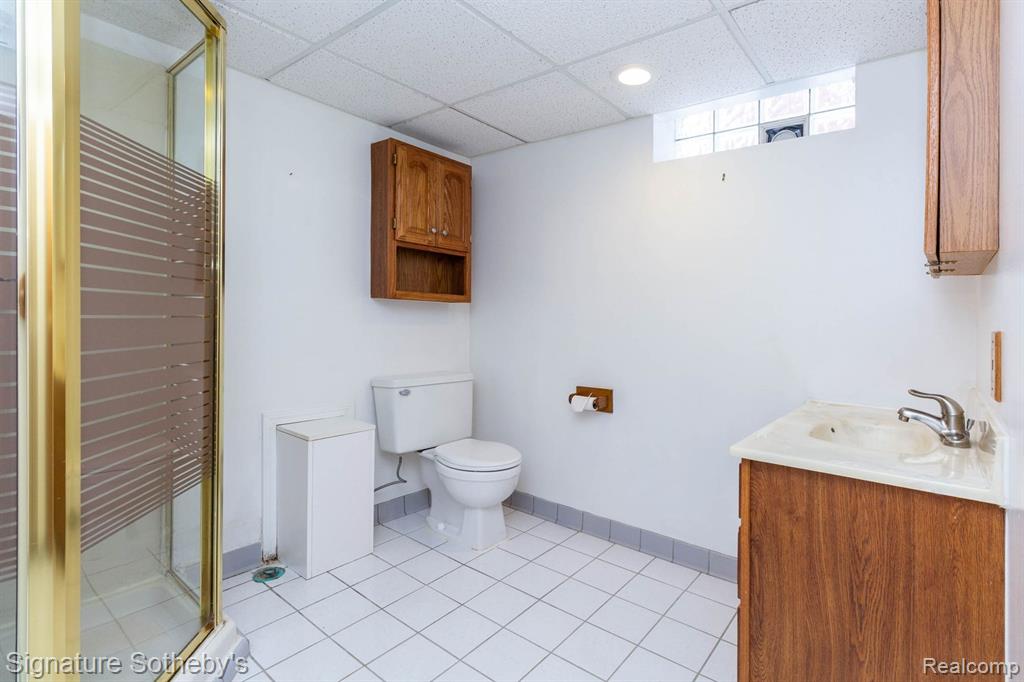 2252 Pembroke Road Birmingham, MI 48009 - Photo 27 of 41