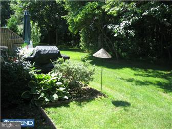 33 Spruce Road East Windsor, NJ 08520 - Photo 3 of 8 Gallery Image 3