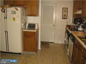 33 Spruce Road East Windsor, NJ 08520 - Photo 5 of 8 Gallery Image 5