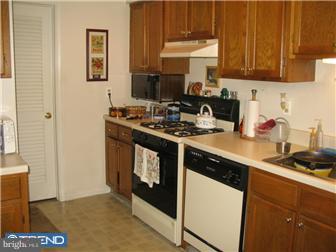 33 Spruce Road East Windsor, NJ 08520 - Photo 6 of 8 Gallery Image 6