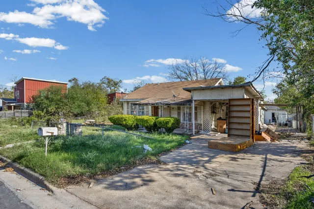 $259,900 | 7411 Carver Avenue, Austin, TX 78752