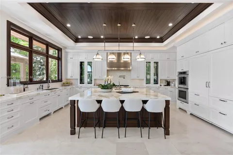 $14,495,000 | 821 Solar Isle Drive, Fort Lauderdale, FL 33301