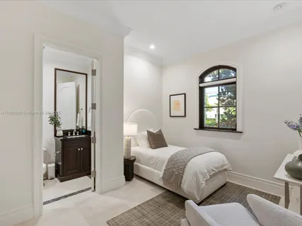 $14,495,000 | 821 Solar Isle Drive, Fort Lauderdale, FL 33301