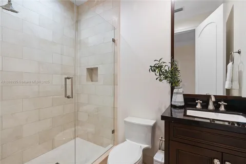 $14,495,000 | 821 Solar Isle Drive, Fort Lauderdale, FL 33301