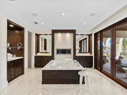 $14,495,000 | 821 Solar Isle Drive, Fort Lauderdale, FL 33301