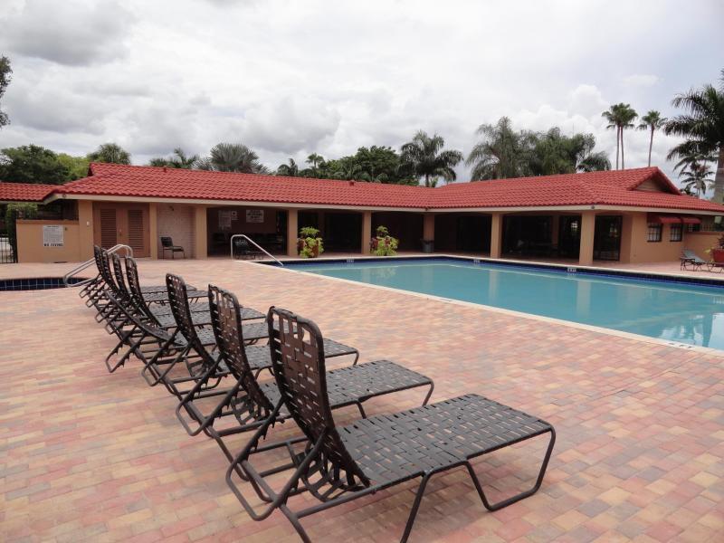 8255 Severn Drive, Unit D Boca Raton, FL 33433 - Photo 13 of 27 GetMedia (12)