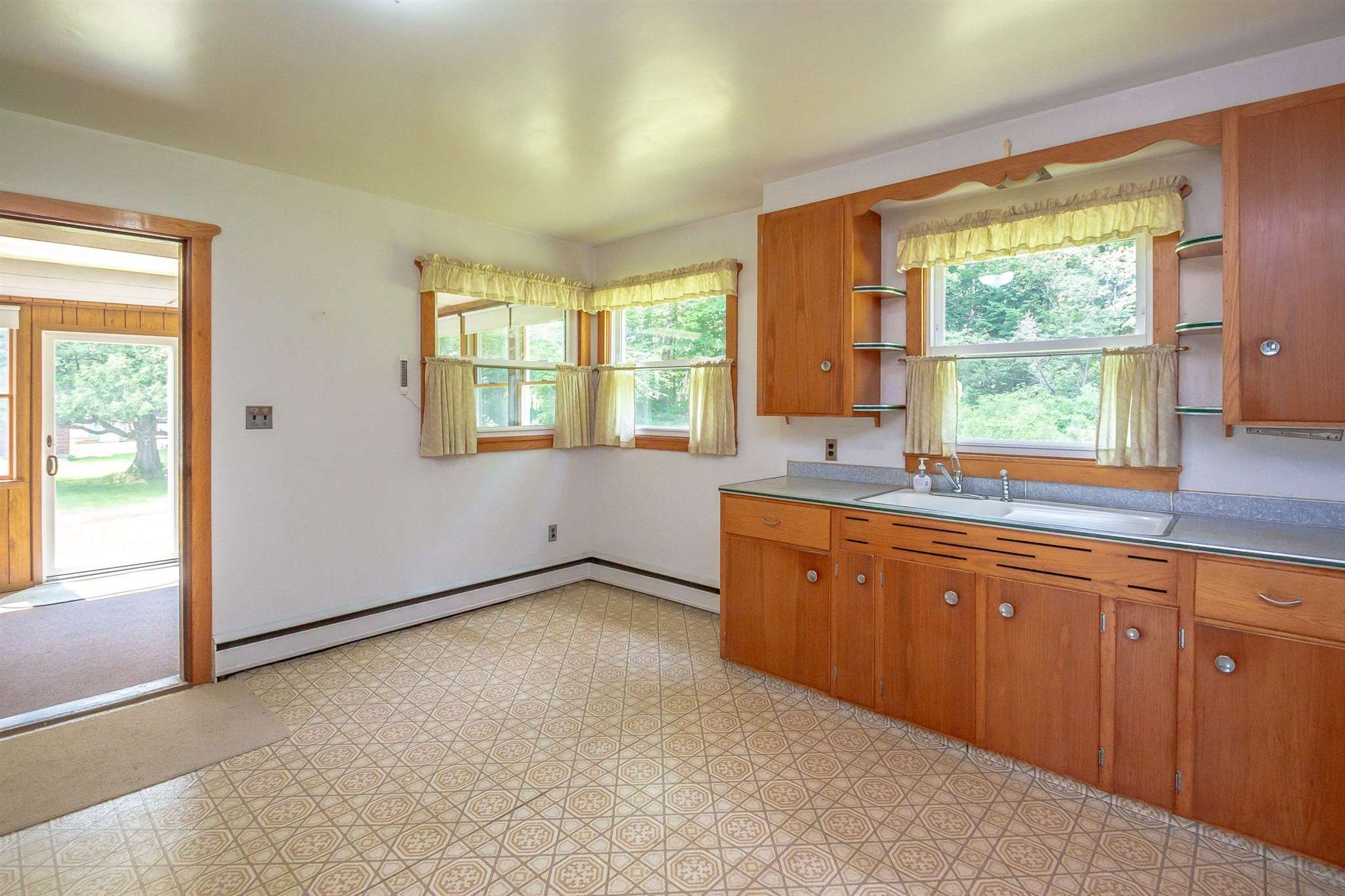 1871 Riverside Drive Berlin, NH 03570 - Photo 11 of 32