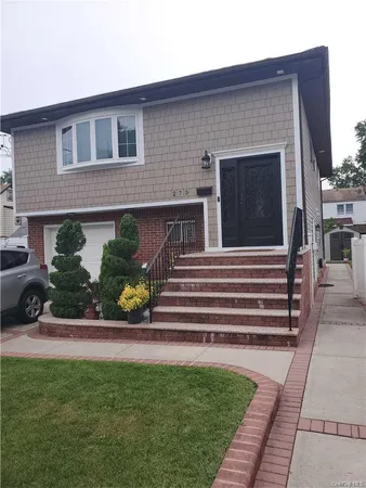 $2,700 | 275 Brook Street, Unit 1, Westbury, NY 11590
