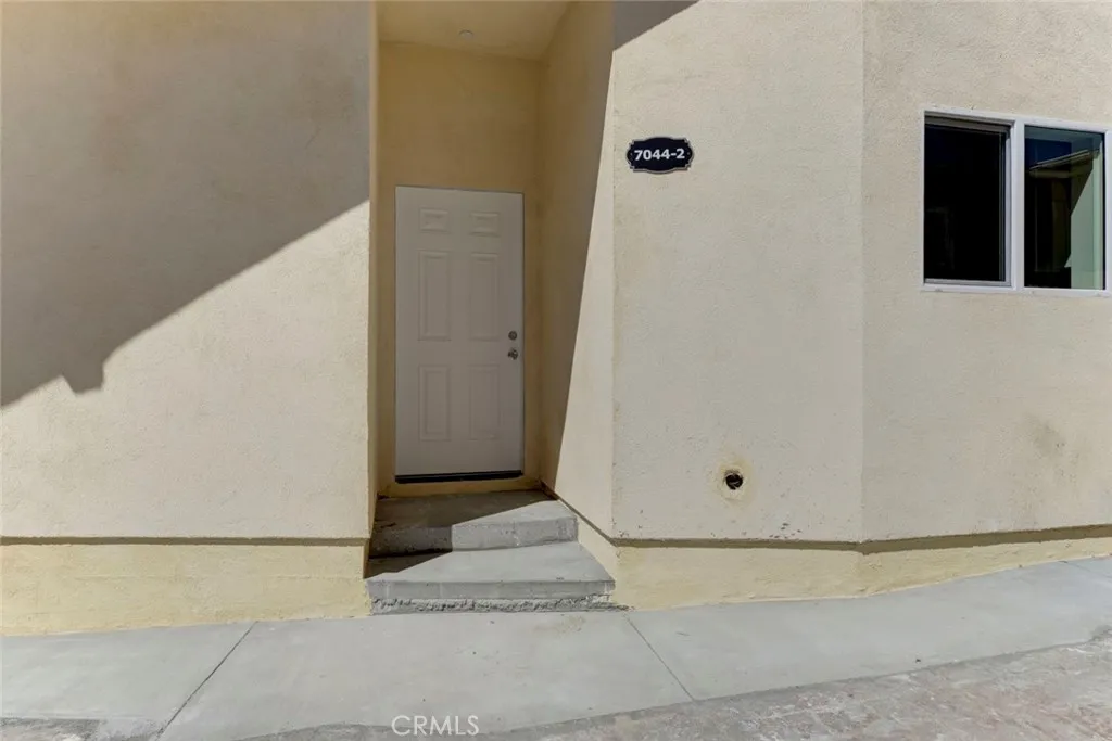 7044 Greeley Street, Unit 2 Tujunga, CA 91042 - Photo 2 of 20
