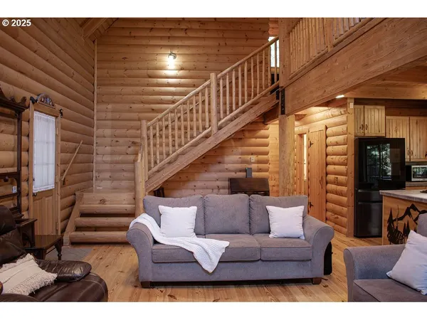 $775,000 | 30641 South Partridge Road, Colton, OR 97017