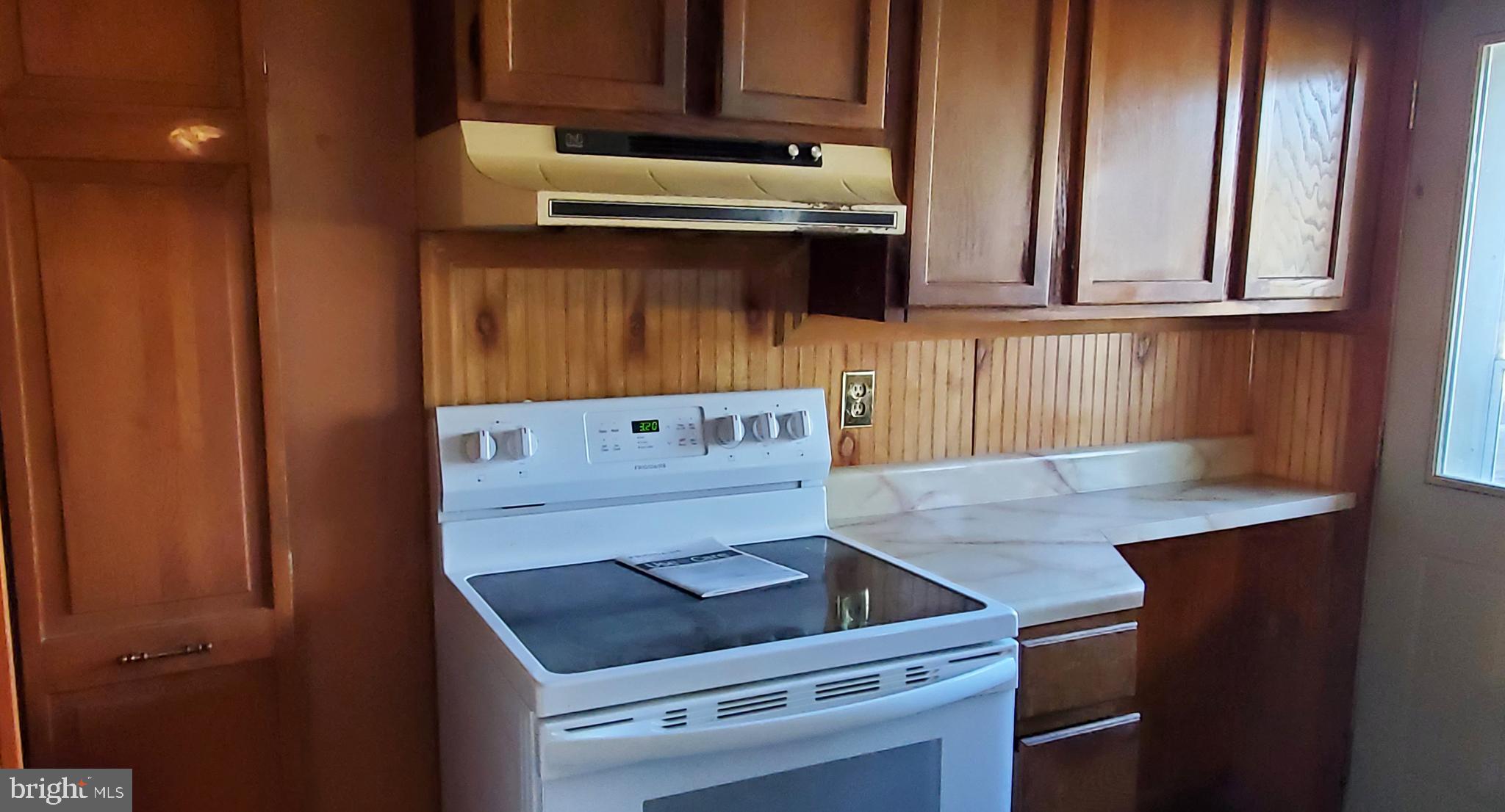 2723 Cowpath Road Hatfield, PA 19440 - Photo 5 of 6 Kitchen ... range approximately one year old