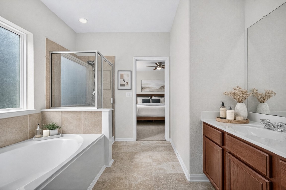 2611 Cottage Step Trail Fresno, TX 77545 - Photo 15 of 28 Primary Bathroom