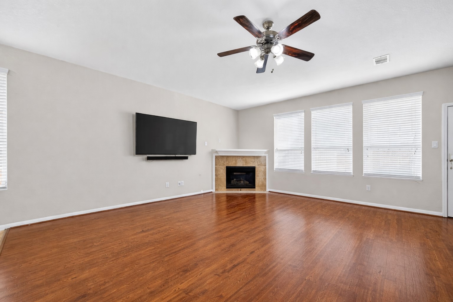 2611 Cottage Step Trail Fresno, TX 77545 - Photo 23 of 28 Open Concept Living Room