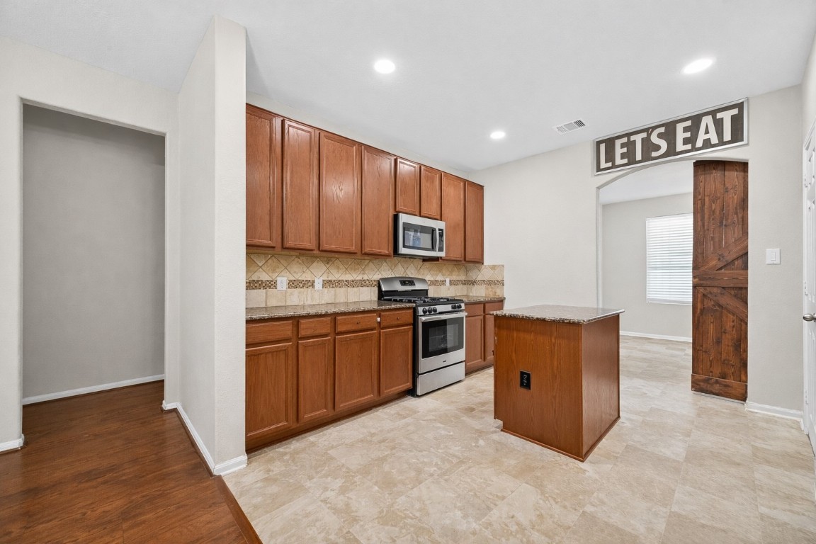 2611 Cottage Step Trail Fresno, TX 77545 - Photo 7 of 28 Modern Kitchen with Island