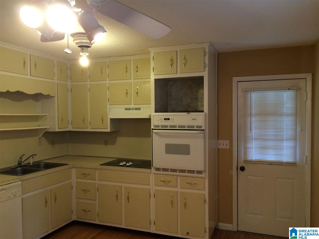 409 3rd Street North Oneonta, AL 35121 - Photo 7 of 36