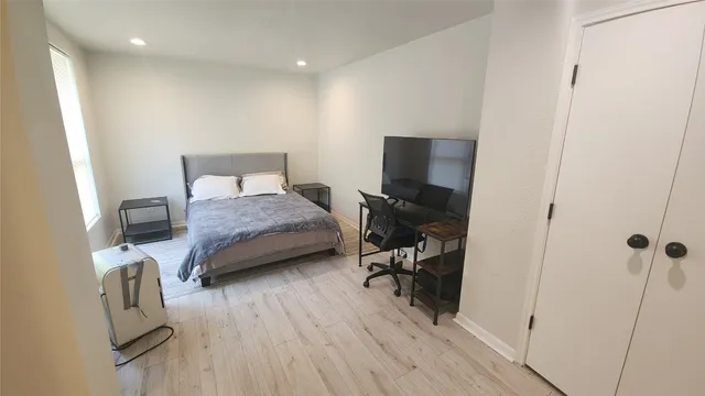 $10,400 | 1005 West Martin Luther King Jr Boulevard, Austin, TX 78701