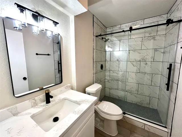 $10,400 | 1005 West Martin Luther King Jr Boulevard, Austin, TX 78701