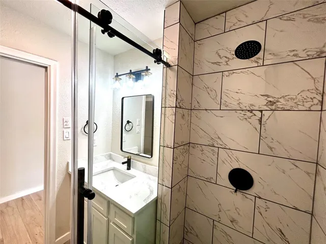 $10,400 | 1005 West Martin Luther King Jr Boulevard, Austin, TX 78701