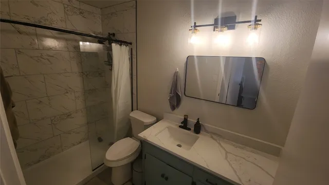 $10,400 | 1005 West Martin Luther King Jr Boulevard, Austin, TX 78701