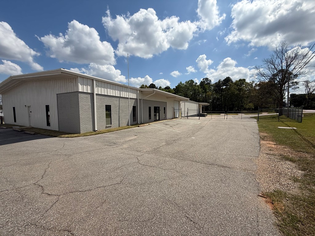 489 Southgate Road Dothan, AL 36301 - Photo 2 of 3