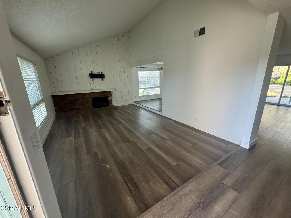 2261 Birchfield Street Simi Valley, CA 93065 - Photo 2 of 23