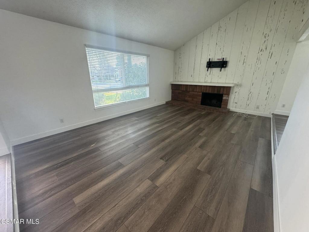 2261 Birchfield Street Simi Valley, CA 93065 - Photo 3 of 23