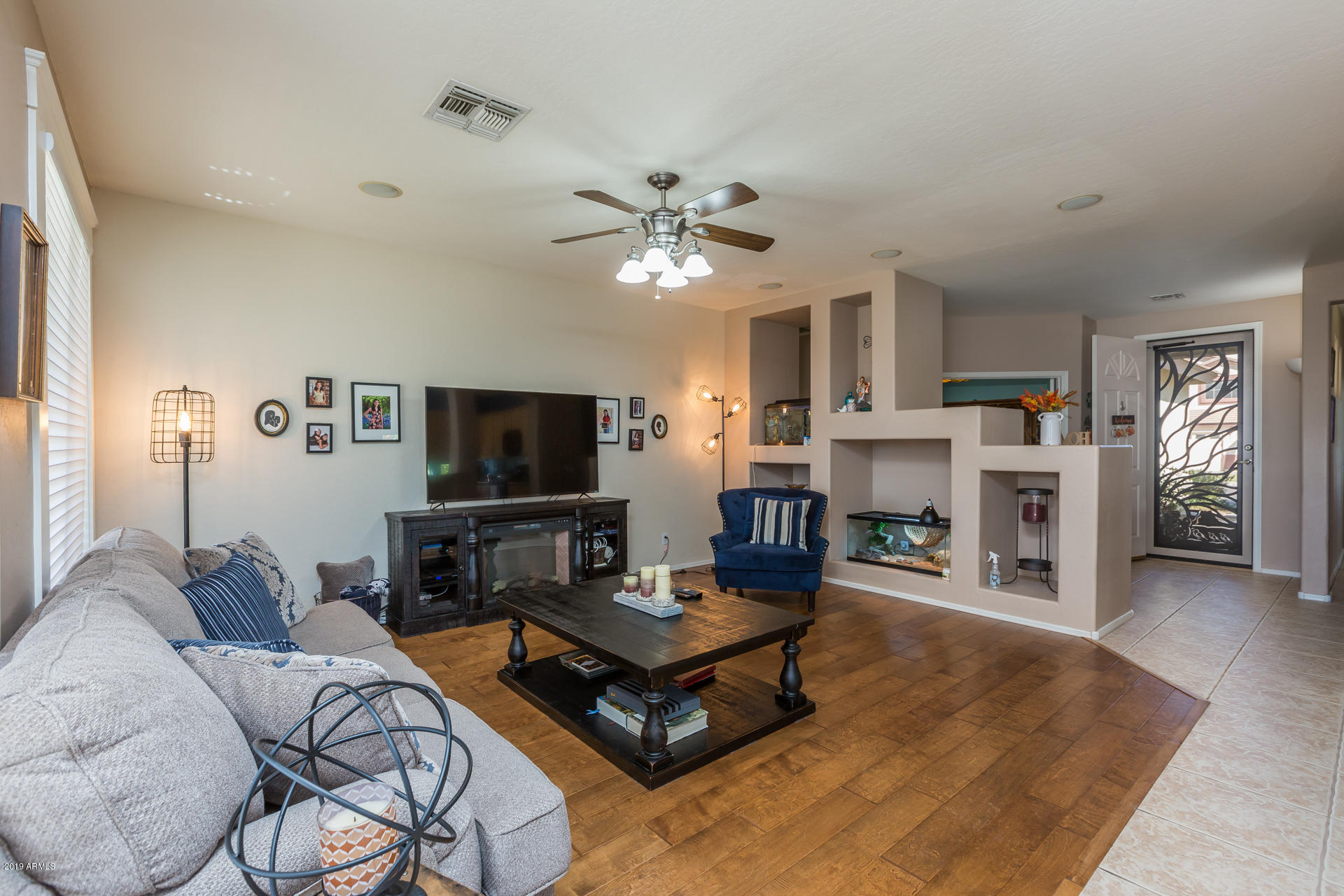 4337 East Del Rio Street Gilbert, AZ 85295 - Photo 5 of 34 5) GREAT ROOM