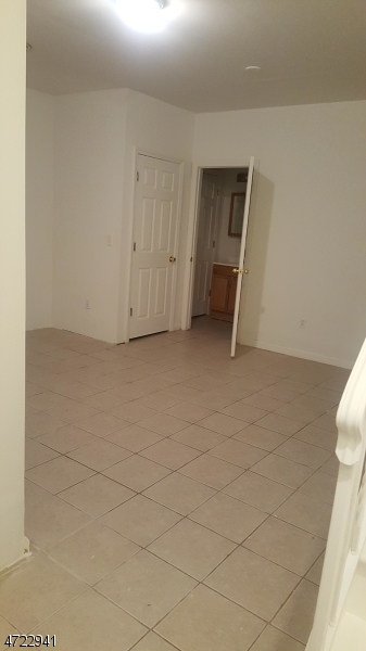 292 Carnegie Place, Unit A Union, NJ 07088 - Photo 6 of 10